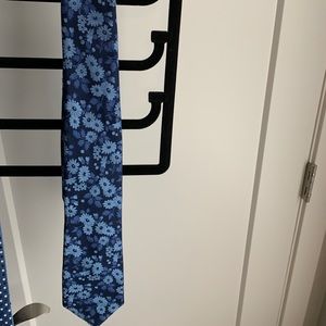 Bloomingdales Men’s Tie